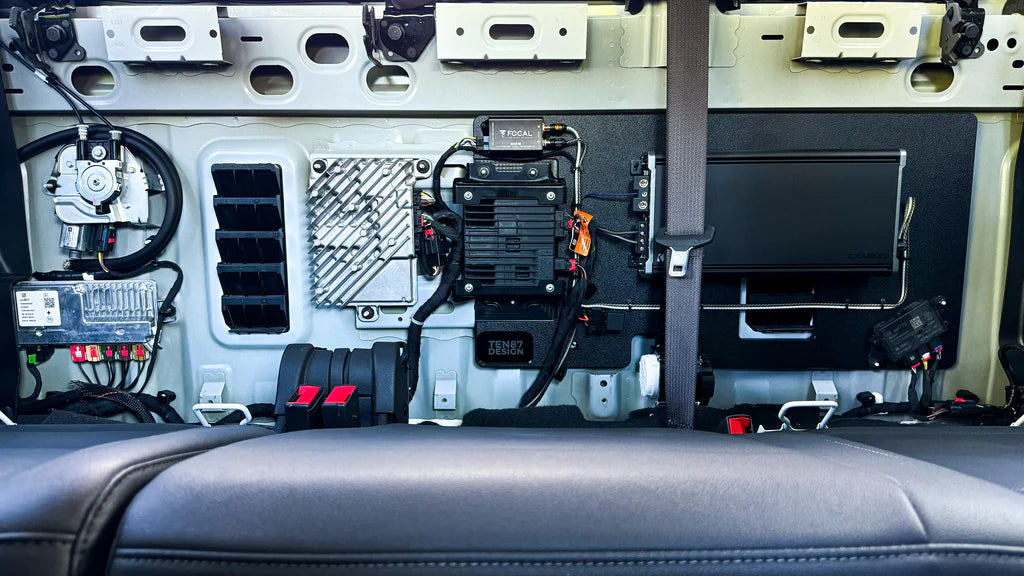 Flagship Underseat Four 8-inch Kicker L7S Subwoofer Enclosure with Loaded Amplifier Rack for 2019-2025 GM Crew Cab Trucks with Bose