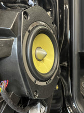 Cargar imagen en el visor de la galería, Custom Made 6x9 to 6.5" Speaker Adapters (Fits Dodge, Chrysler and Many More Vehicles)