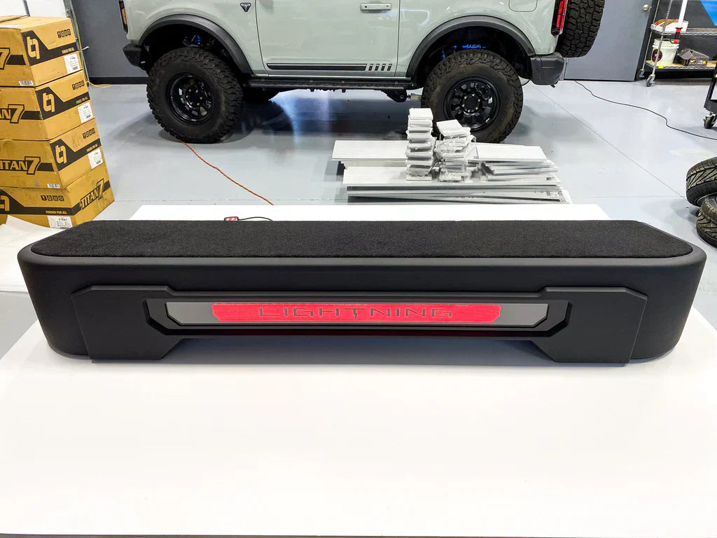 Caja insignia para subwoofer de 6.5 pulgadas debajo del asiento para camioneta Ford F-150 SuperCrew 2021-2024 con sistema no amplificado